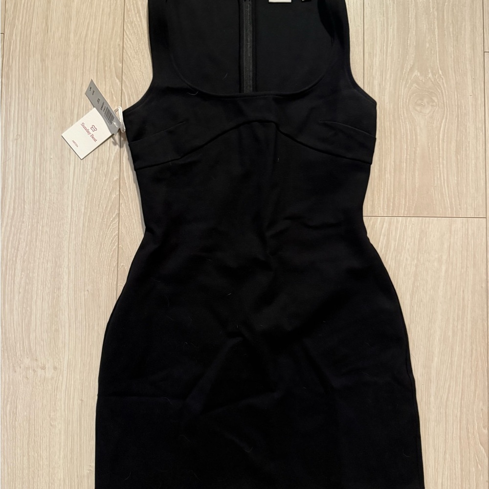 Elegant Black Sleeveless Dress